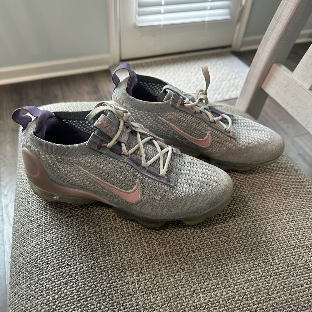 Kids Nike Vapormax Sneakers - Picture 2 of 5